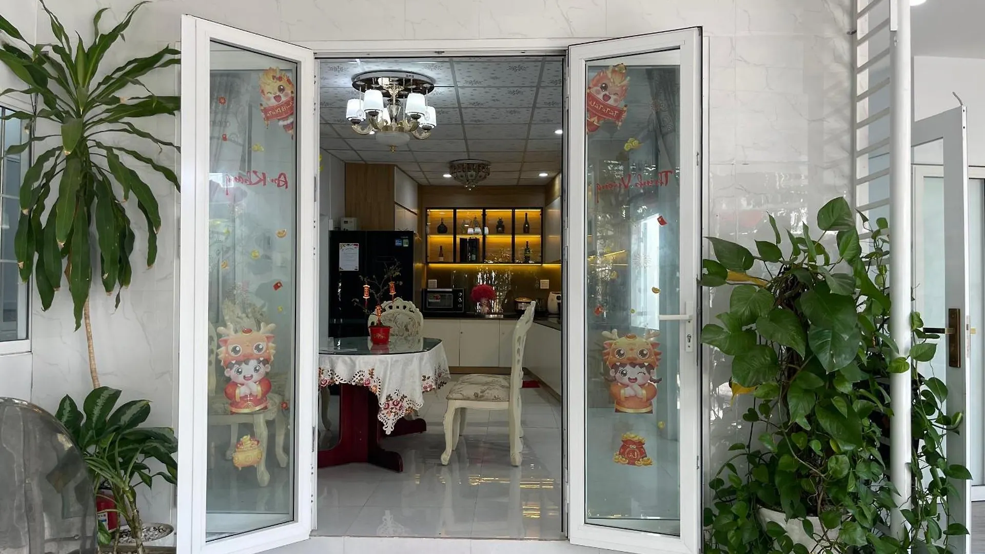 Green Jungle Homestay - Phu Hop Gia Dinh Tu 10 - 15 Nguoi Lon & 5 Tre Em - Bai Dau Xe O To, San Bbq - Mien Phi Su Dung Dich Vu Ho Boi Cach Homestay 3 Phut Di Bo - 7 Phut Di Bo Den Bien - 5 Phut Den Cho Hai San Phu Thuy 판티엣 0*,  베트남
