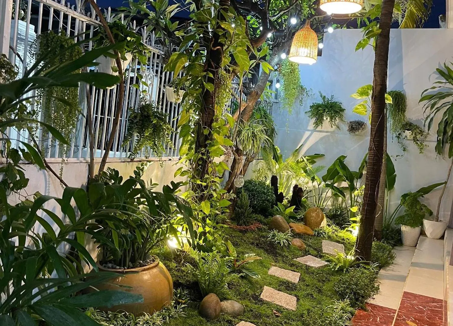 Green Jungle Homestay - Phu Hop Gia Dinh Tu 10 - 15 Nguoi Lon & 5 Tre Em - Bai Dau Xe O To, San Bbq - Mien Phi Su Dung Dich Vu Ho Boi Cach Homestay 3 Phut Di Bo - 7 Phut Di Bo Den Bien - 5 Phut Den Cho Hai San Phu Thuy 판티엣 0*,